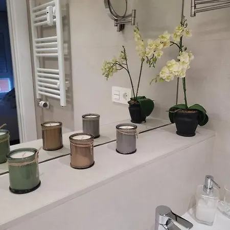 Azabache Apartment *